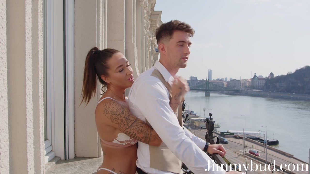 My Exhibitionist Girlfriend Wants Me to Fuck Her on a Budapest Balcony - Katty Soarez