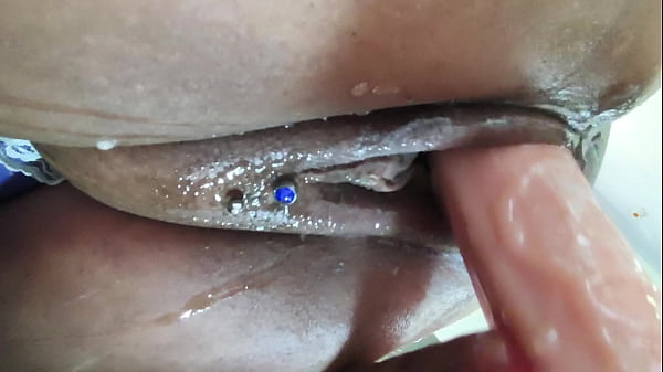 Wet pussy with the whole dick inside until cumming while pissing