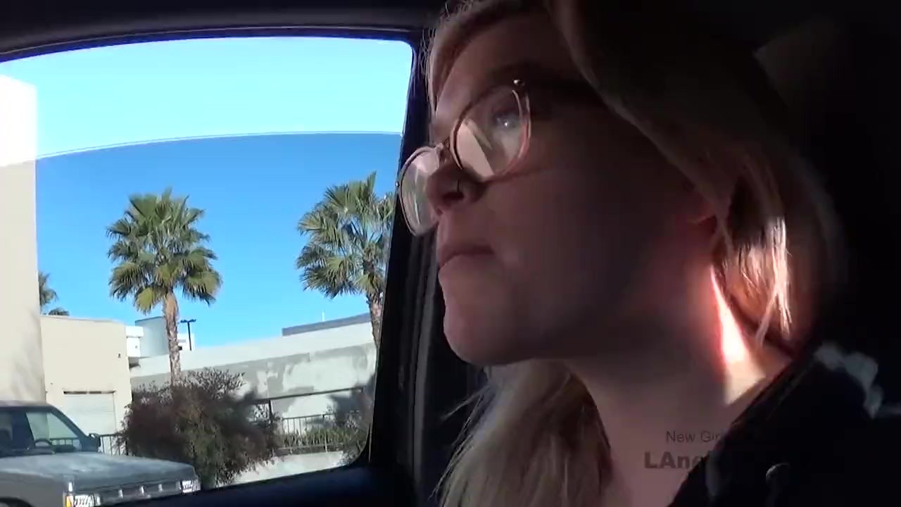 Blonde girl comes at modeling audition and gets fucked
