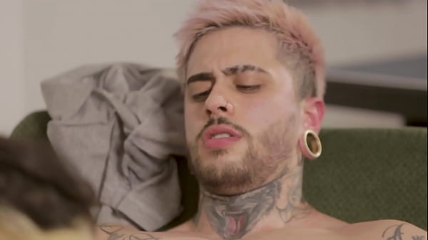 Playing ping pong with a hot girl with a big ass. Wet pussy, perverted girl, naughty student - Pucca Devil - Matheus Castro