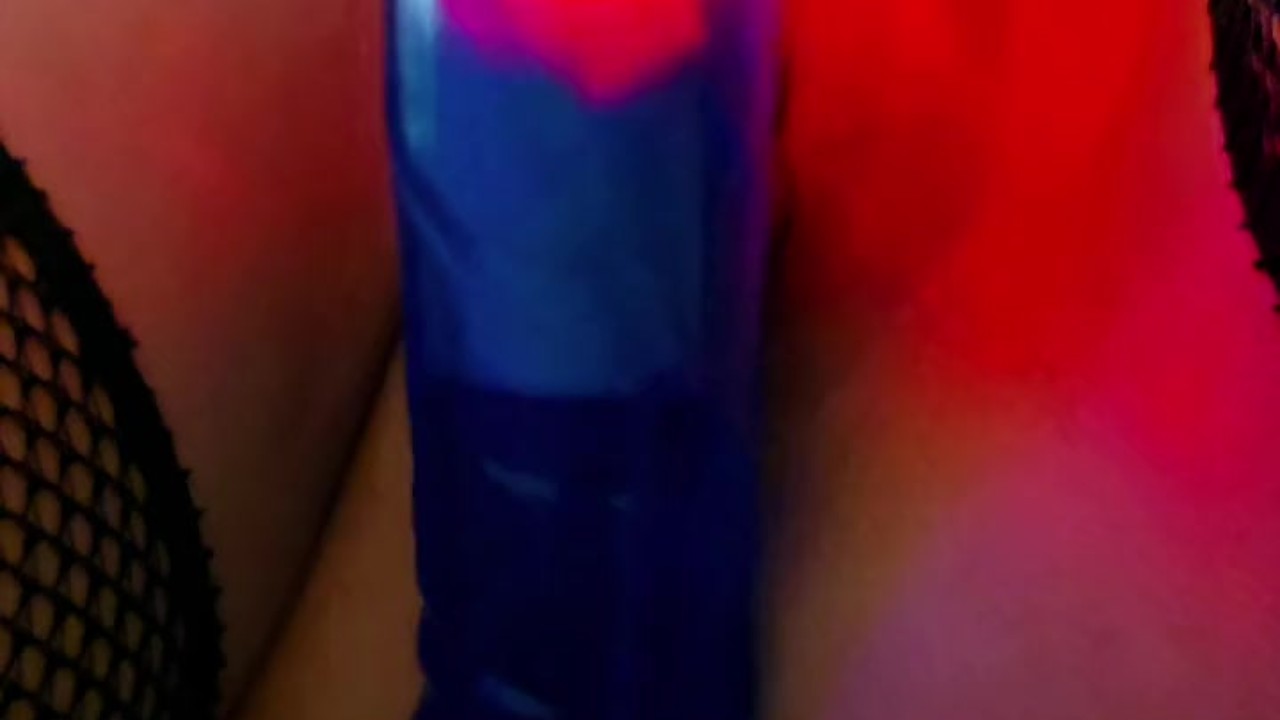 Milf solo dildo