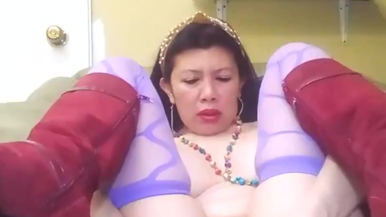 YO EN MI TRAJE DE LENCERIA MORADO