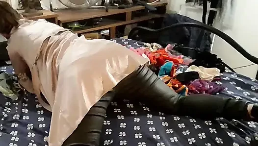 2390ss01_French Amateur Fuck in Satin Clothes and Lingerie