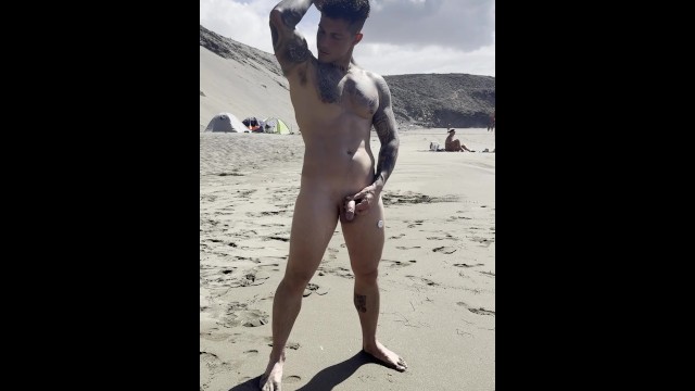 PISS in the PUBLIC BEACH!! People Can Discover Me😈