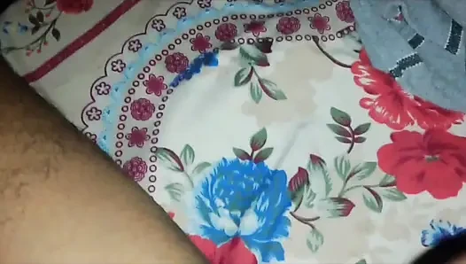 Boyfriend kept fucking, husband kept shaking