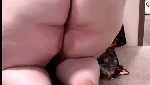 Gassy Knees & Feet Tease: a Bubbly Fart Compilation: Bella Blast