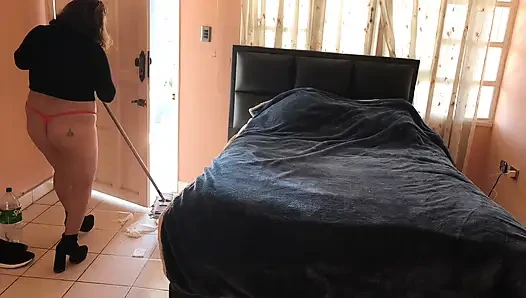 I convinced my mature friend from the gym again to fuck all day long