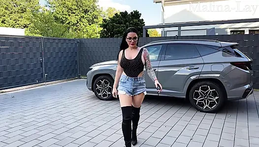 Fat dildo makes me squirt