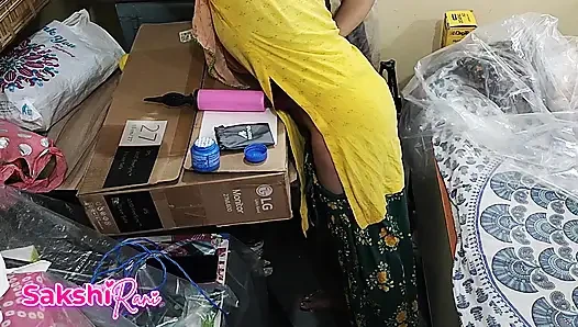 Kaamwaali ki Thukayi sex full video, Shop Owner caught she is masturbate pussy, indian maid fucking sex video mms Hindi Talking