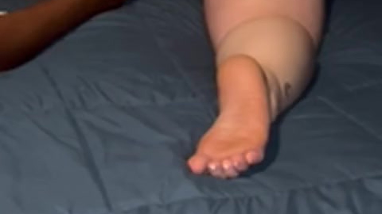 Daddy using my pussy with vibrator