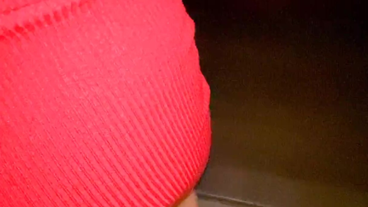 SORPRENDO A MI HERMOSA NOVIA LLEVANDOLA A UN MOTEL EN NUESTRO ANIVERSARIO POR PRIMERA VEZ - REAL