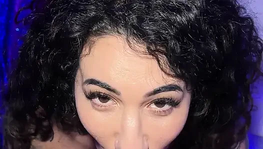 Arabelle Raphael Enjoys Vibrator and Anal Fucking Until She Cums