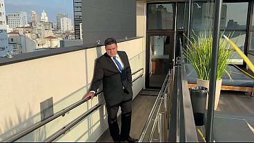YURI GAÚCHO - FUCKING THE GUY FROM THE DATING APP - GAY SEX ON THE FIRE ESCAPE - WELL-ENDOWED BEAR FUCKING A NERD LEAGUE OF LEGENDS PLAYER