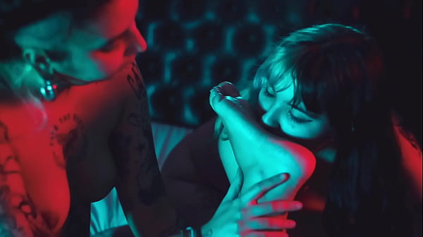 Perfect Lesbian Tribbing & Foot Worship