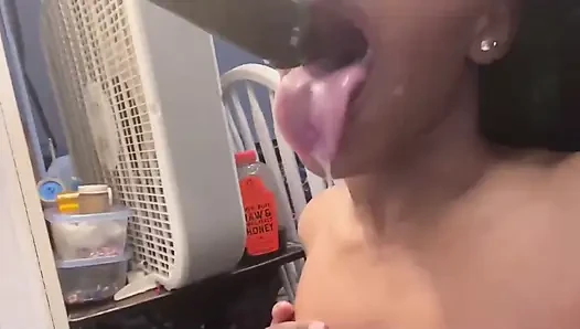 If Its One Thing Ik How to Do... Its Suck Some Dick