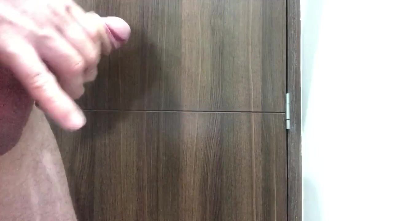 Me masturbo en el baño