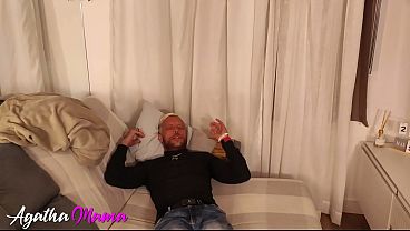 O namorado da minha tia veio em casa conversar ele fechou o olho enquanto eu sentava no pau grande dele até gozar no Cú (VIDEO COMPLETO NO RED)