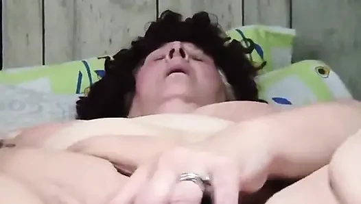 She Bursts Out in Cum When You Give Her Sime