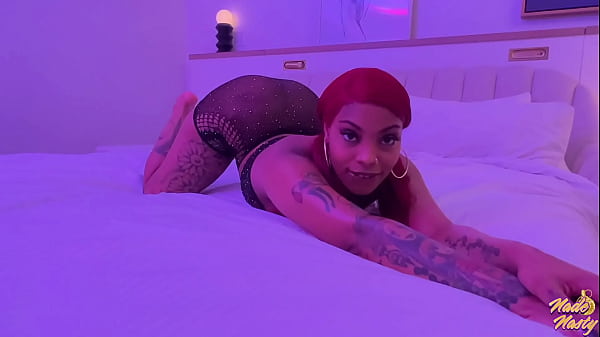 Beautiful Honeydipped Shows off Her Body