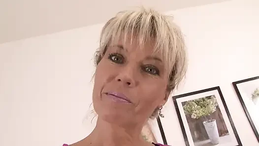 Slutty blonde MILF lays back to get her muff slammed