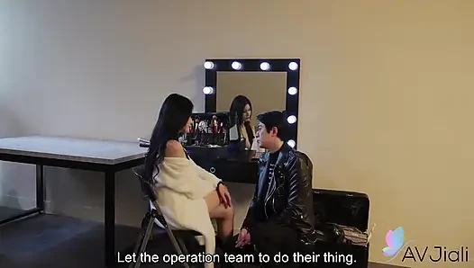 Xian’erai Fucks Her New Make-up Artist