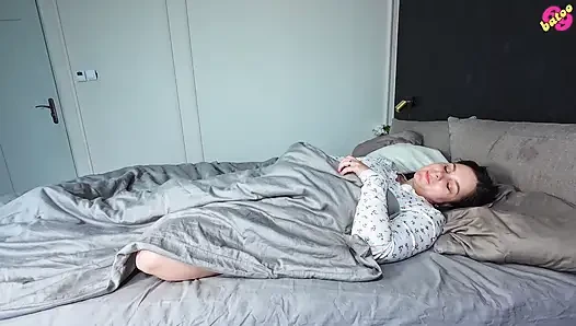 amateur wife solo masturbating her hot pussy
