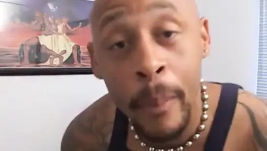 Hairy cunt chick gets black cock thrust hard in her making her mourn on bed