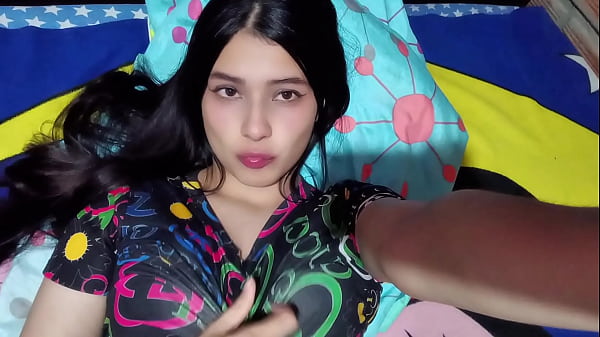 PORN ACTRESS MASTURBATES IN PUBLIC