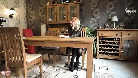 Pizza Delivery Man Fucks Me Horny on the Table!!
