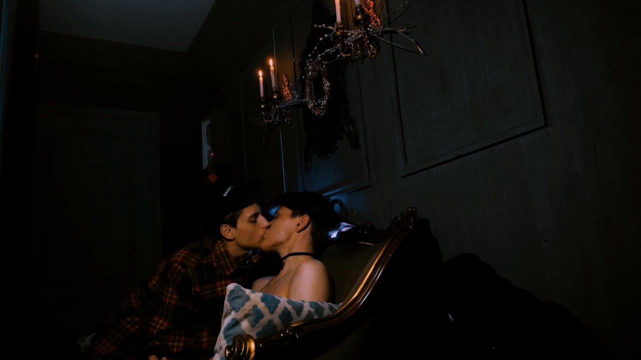 Oh! what an elegant anal fuck in an amazing setting