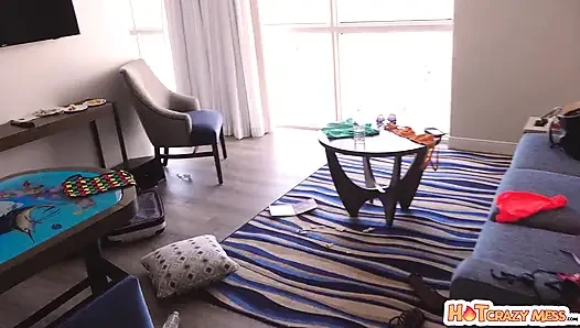 Crashing His Pad - S5e3