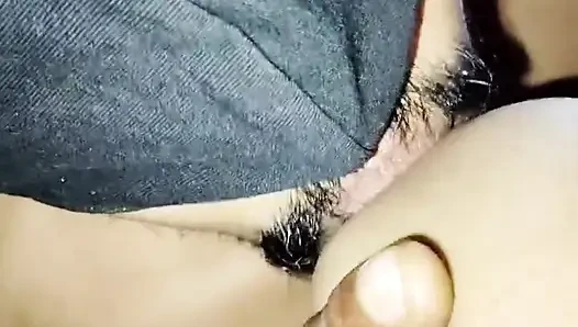 Meri Randi biwi lund maang rahi hai