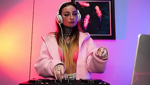 Afterparty Went Out of Control and He Fuck the Dj in Club