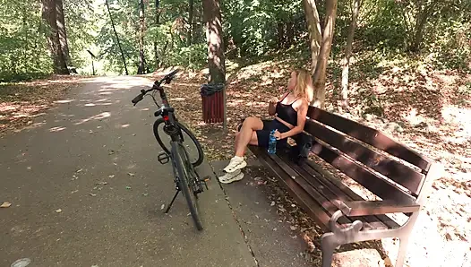 I Sucked a Stranger’s Big Cock in the Park Risky Outdoor Sex