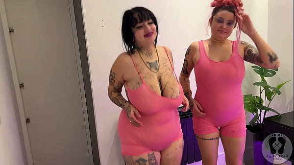 GG HUGE BOOBS JUMPING TITS BELLY FETISH ASS SHAKING PREVIEW
