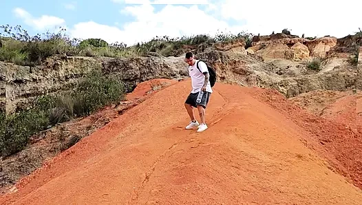 Outdoor sex! a pretty Colombian in the middle of the desert until I make her come