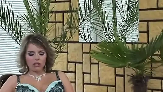 Cum Hungru Slut Can't Miss Her Chance to Taste Favourite Delicacy and Joined Fucking Couple