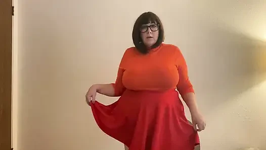 Velma is a slut for her neighbor