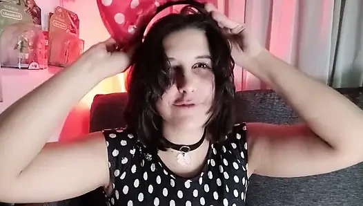 Making a Bubblegum Mess - Minnie Outfit - Bunny Looner