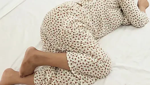 Beautiful bhabhi's nipple ass pussy showed everything and allowed to fuck properly