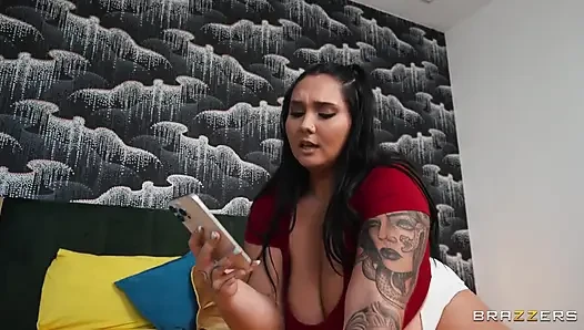 Brazzers - Curvy Roommates Abigail Morris and Jadynn Stone
