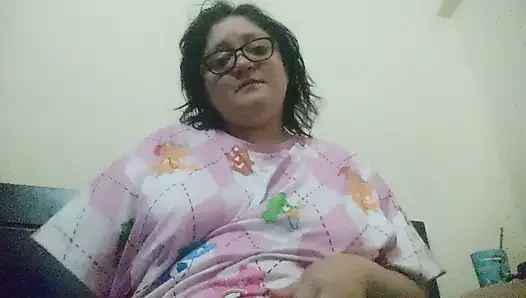 Feedee Challenge 100 burgers day 1