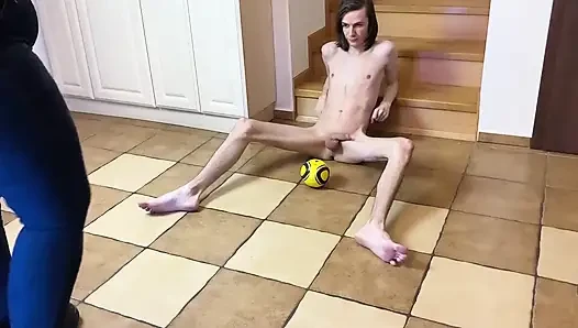 Crazy Kicking Into His Fucking Testicles! We Make Sperm Porridge in His Crotch! - Dave Moon - Jennifer - Bbusting (ballbusting)