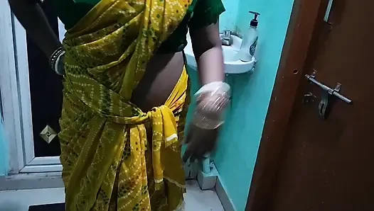 Landlord Aunty seduced a college boy to satisfy her desires