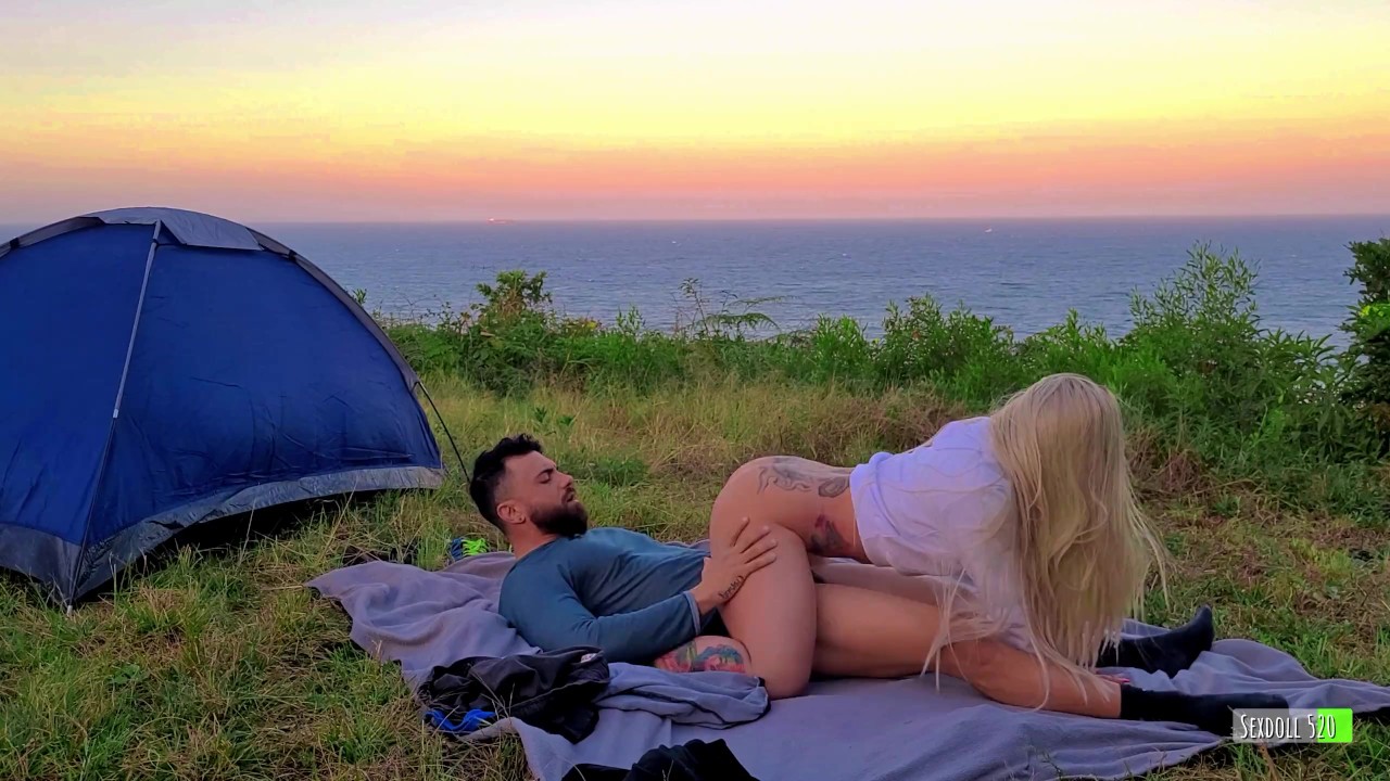 Sexo Arriscado Casal Amador real fodendo em acampamento - Sexdoll 520