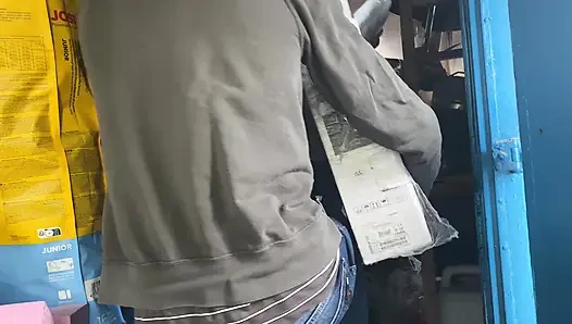 A warehouse worker fucked the manager hard right there on the boxes and put her in her place
