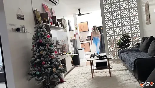 Beauty Sexy Shakes Big Ass, Deepthroat, Fucks and Swallows Cum POV
