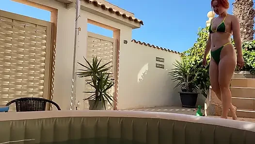 Amateur Outdoor Jacuzzi Humping in Brasil Bikini!