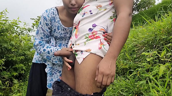 Desi Bhabhi Fucked Outside In The Farm