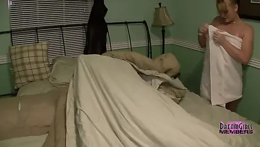 18 y/o slut gets fucked & big load shot in her mouth